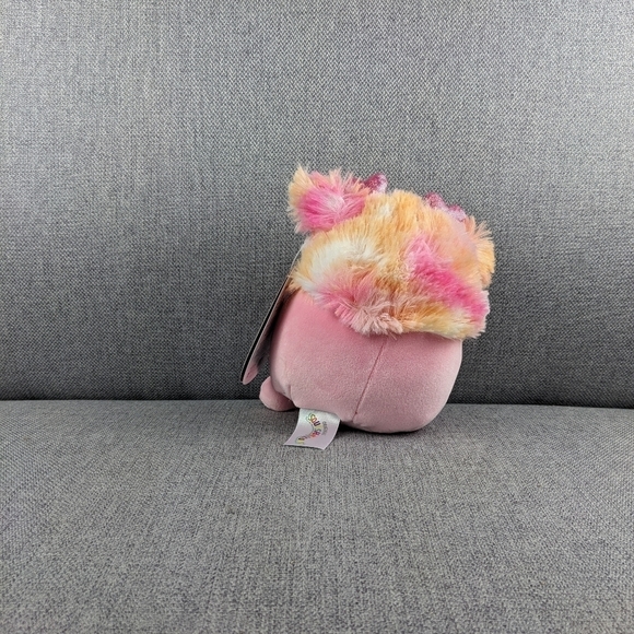 Squishmallows Caparinne the Valentine Yeti Bigfoot 5" - Picture 3 of 4